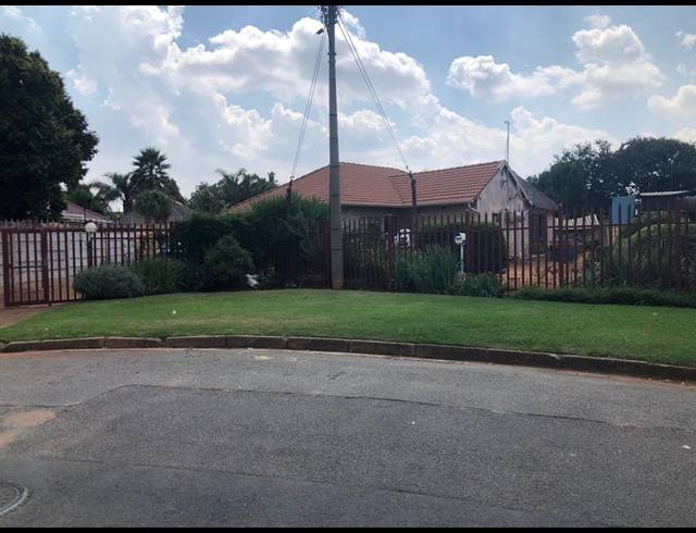 4 BEDROOM HOUSE FOR SALE IN BIRCHLEIGH